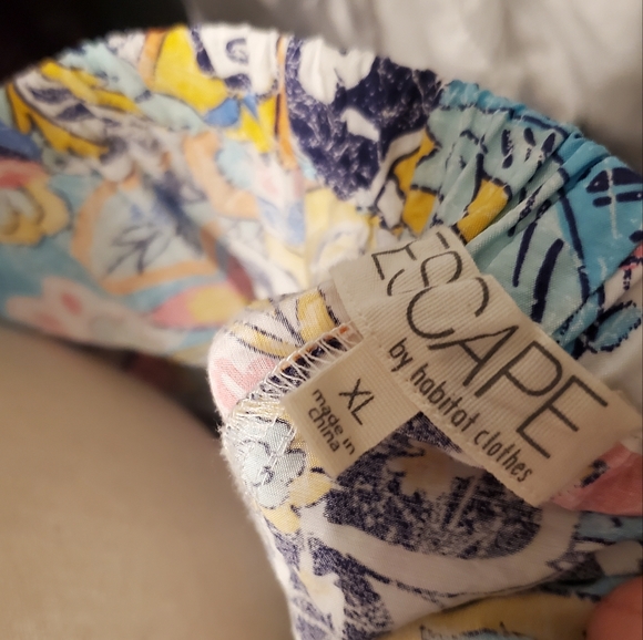 Escape brand Capri xl - Picture 3 of 3